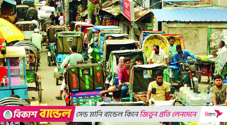ব্যাটারিচালিত রিকশা এখন রাজধানীবাসীর ‘গলার কাঁটা’